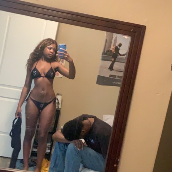 Meet your Posher, Nadiyah - Picture 3 of 3